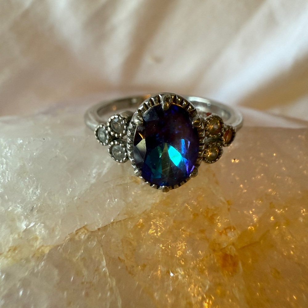 Stunning Sterling Silver Ring with Blue Violet Gemstone